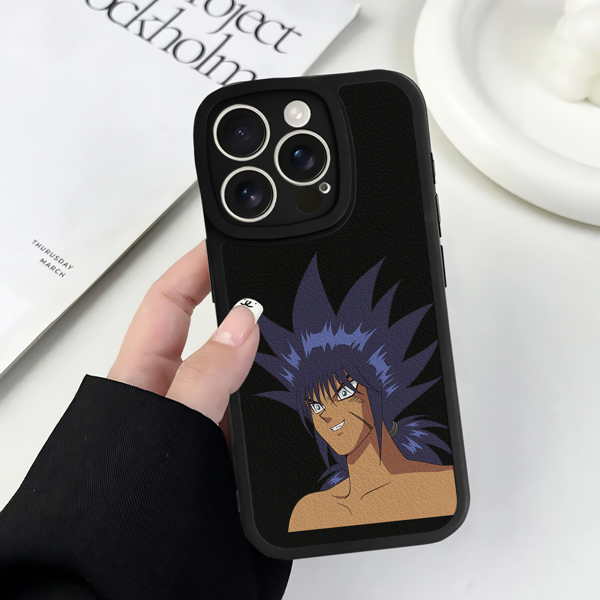 遊☆戯☆王 Yu-Gi-Oh! 【iPhone 16シリーズ対応】シリコンスマホケース（レザー調） 材質：シリコン